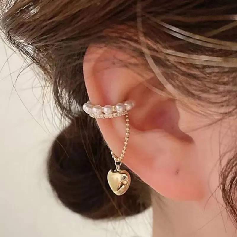 Ear cuffs con cadena de acero inoxidable y charm 