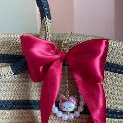 Hello kitty y lazo rojo