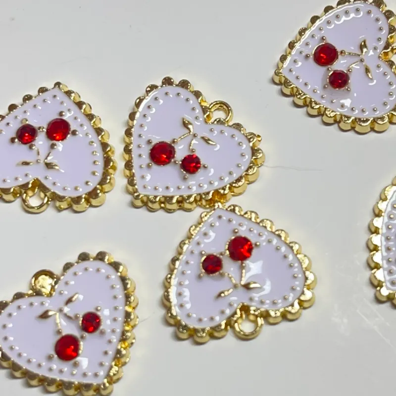 Corazón con cereza