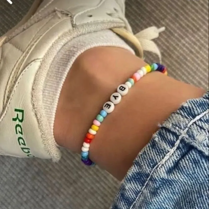 Tobilleras de colores con letras 