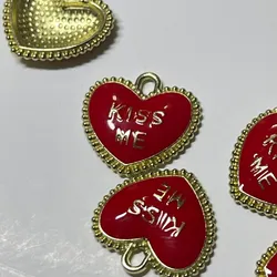 Corazon rojo “KISS ME” 