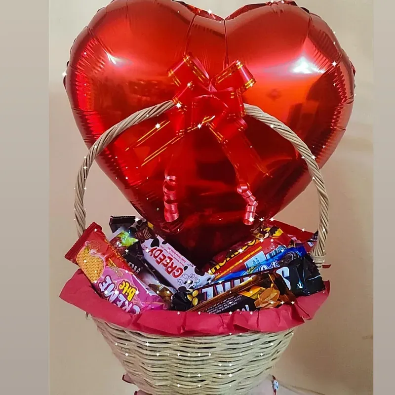 Cesta con Globo de Corazón 