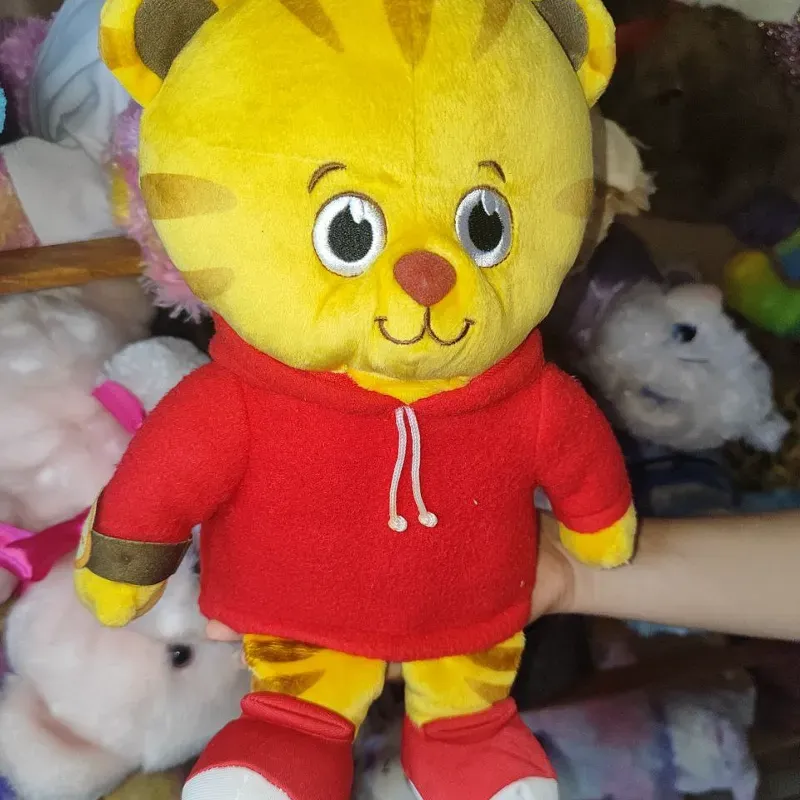 Peluche Gato Abrigo Rojo