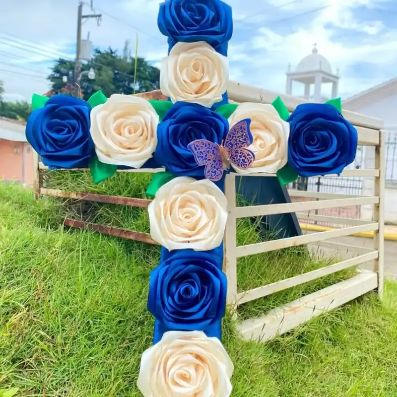 💐Cruz de rosas eternas 