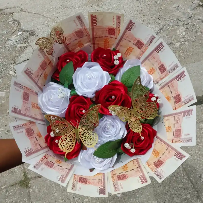 Ramo 💐 de rosas eternas