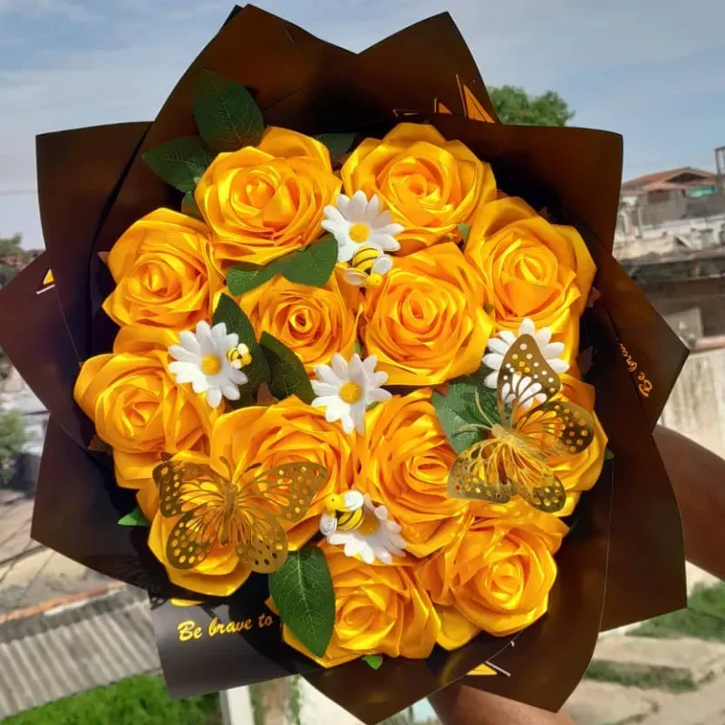 Ramo de Rosas Eternas 