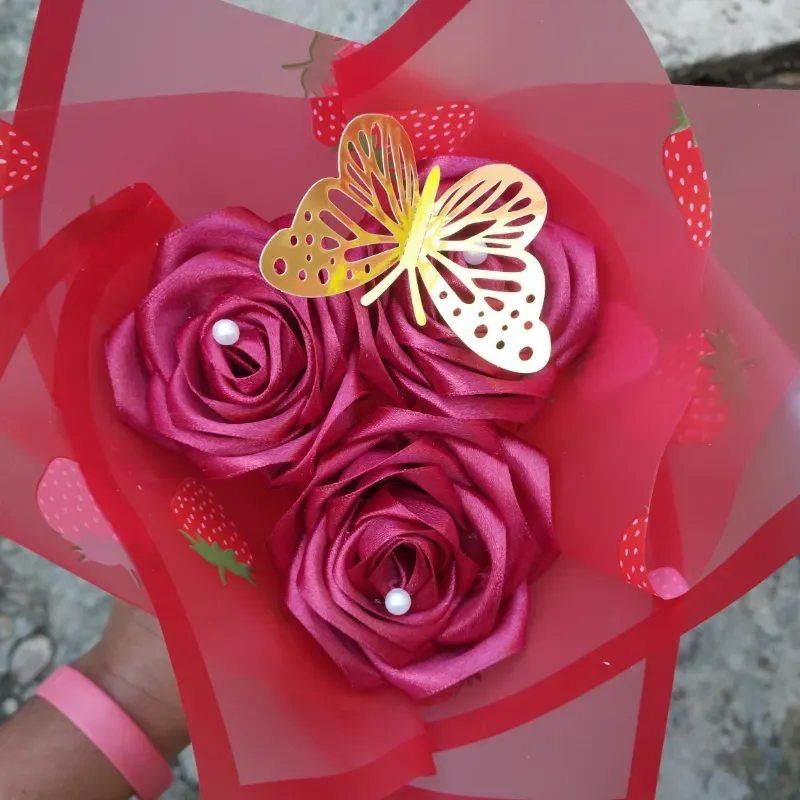 Ramo de Rosas Eternas 