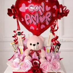 Rosas eternas y peluche