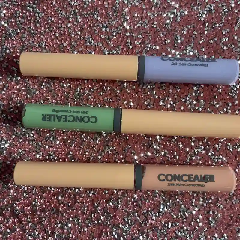 Corrector de ojeras de diferentes tonalidades 