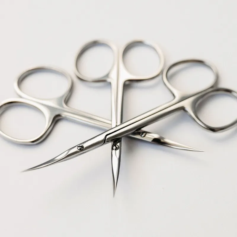 Tijeras profesionales para cutículas 