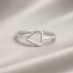 Anillo de figura