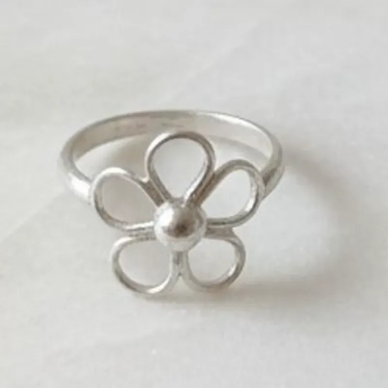 Anillo de figura