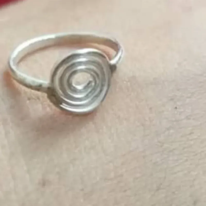 Anillo de figura