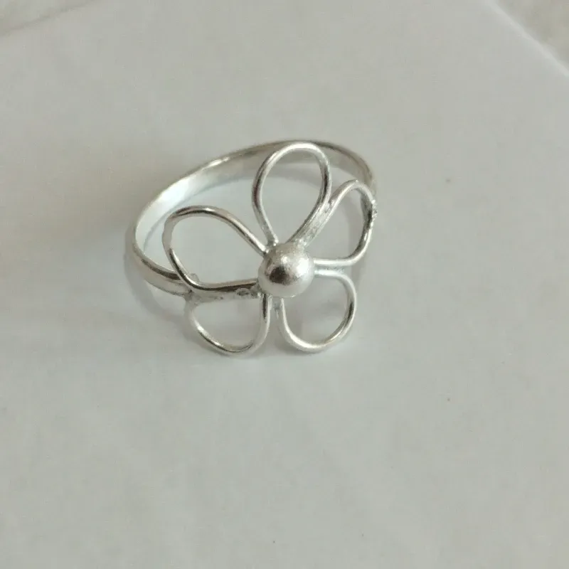 Anillo de figura