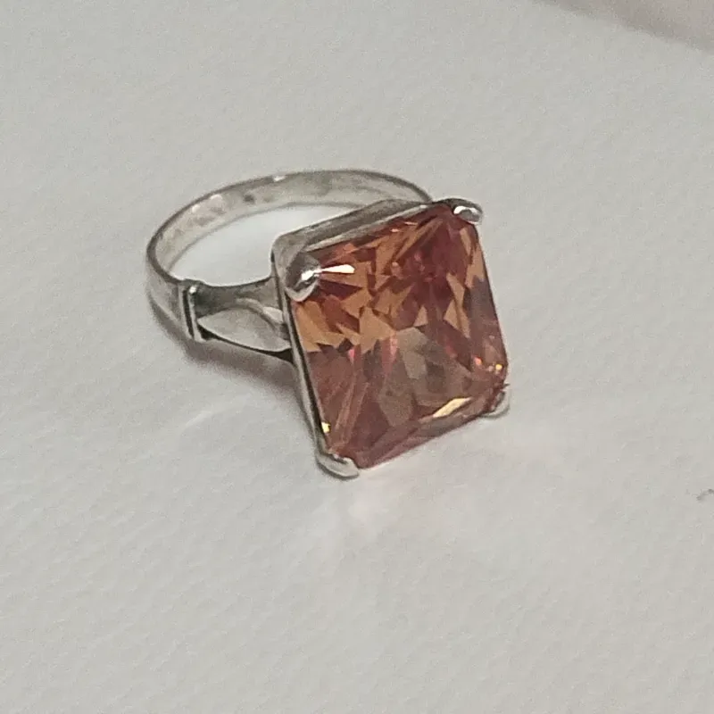 Anillo de piedra 