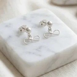 Aretes minimalistas