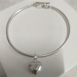 Pulsera con corazón 