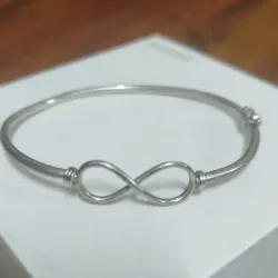 Pulsera con símbolo de infinito 