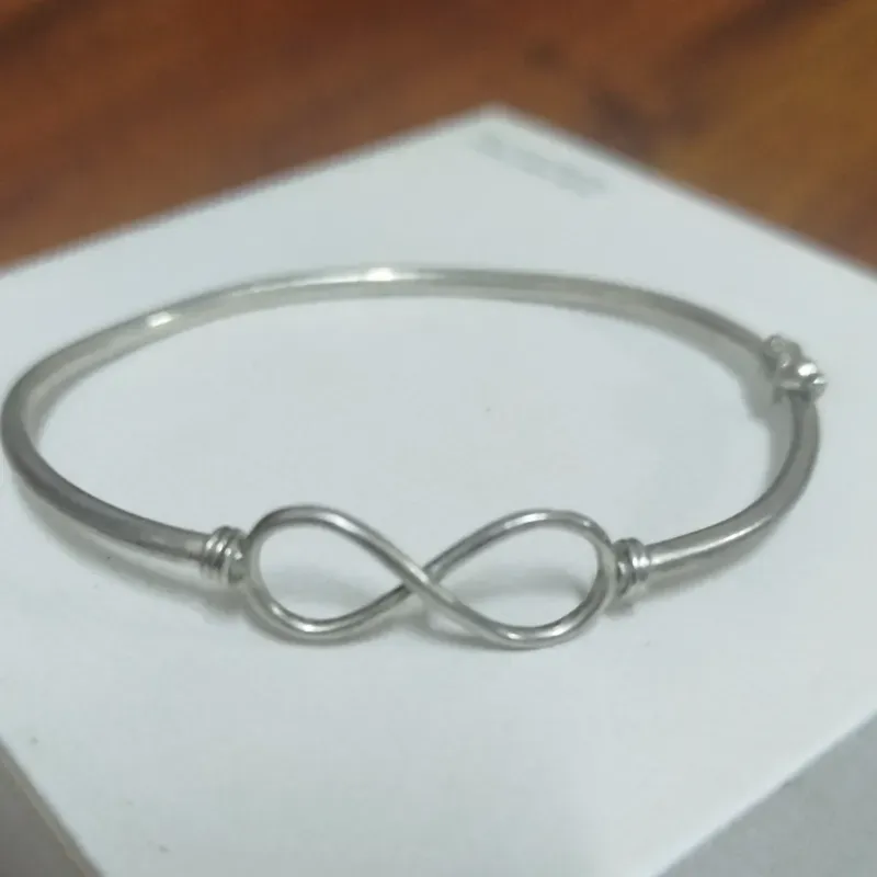 Pulsera con símbolo de infinito 