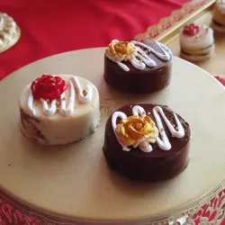 Cubitos quinceañera rojos y dorados