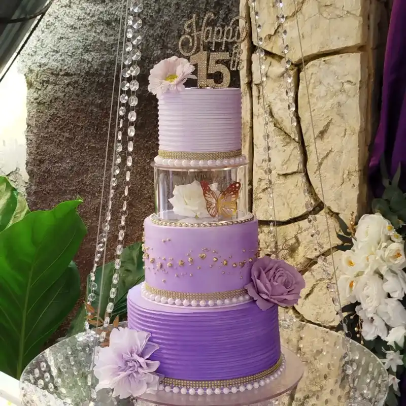 Morado para quinceañera 