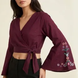 Blusa de flores en la manga