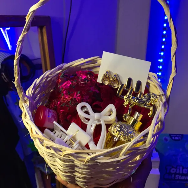  Bienvenida a NANY SHOP🤗

Somos una tienda online especializada en la venta de artículos variados, pensada para ofrecerte lo mejor en moda y cuidado personal. En nuestro catálogo encontrarás una amplia selección de productos que te encantarán: ropa en tendencia, accesorios, maquillaje,  artículos para el gym, lencería, zapatos, aseo ¡y mucho más!

🛍️💗 ¡Te esperamos pronto! 💗🛍️