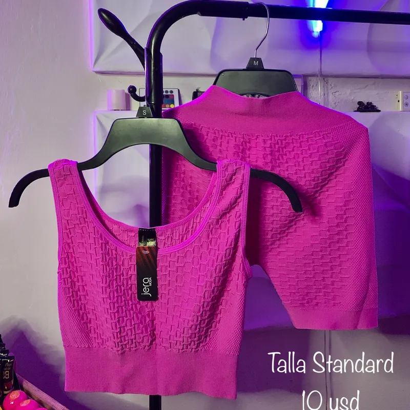 Set de top + licra Modelo 1