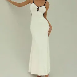 Vestido blanco de tirantes negros