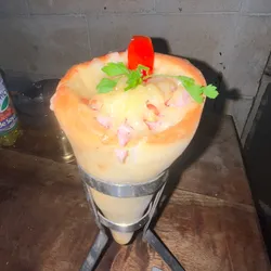 Cono de Pizza de Queso y Vegetales