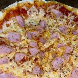 Pizza Jamón y Queso
