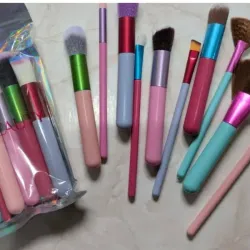 Paquetes de 10 brochas de maquillaje