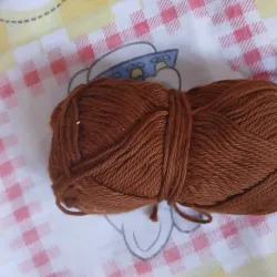 Estambre color chocolate 