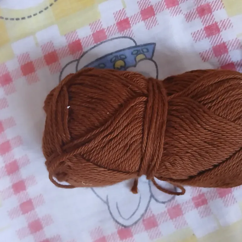 Estambre color chocolate 