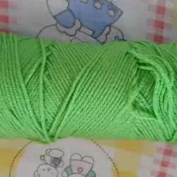 Estambre grueso color verde 