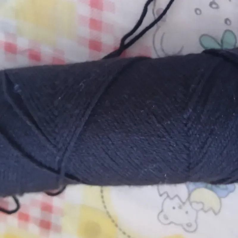 Estambre grueso negro 