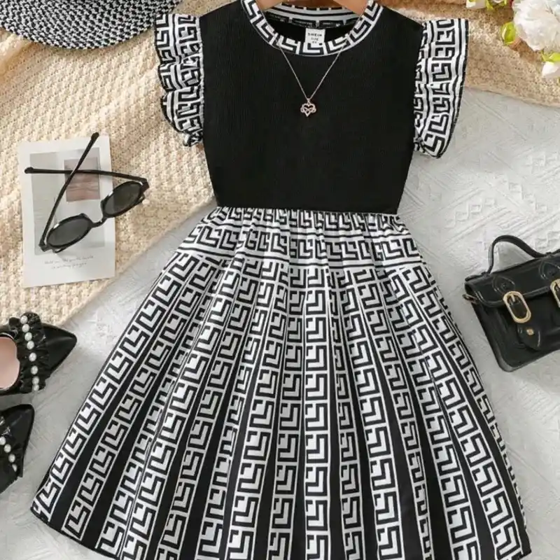 VESTIDO PARA NIÑA	MANGA CORTA ESTAMPADO EN BLANCO