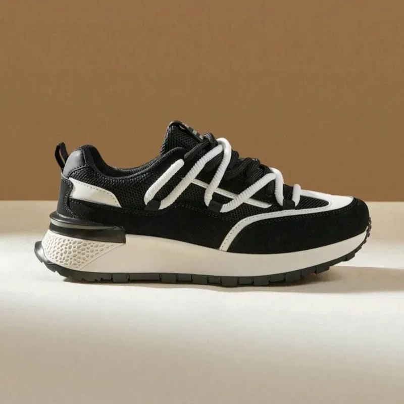 ZAPATOS TENIS BLANCOS Y NEGROS