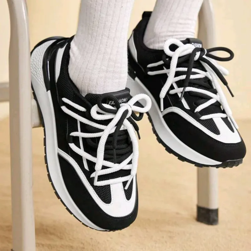 ZAPATOS TENIS BLANCOS Y NEGROS