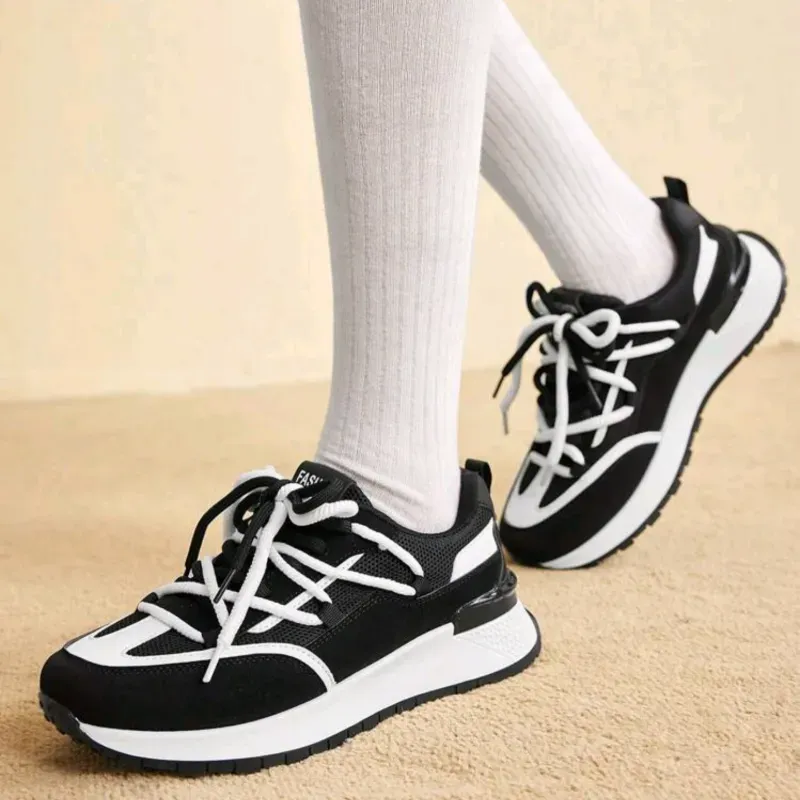 ZAPATOS TENIS BLANCOS Y NEGROS