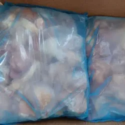 Caja de muslos de pollo