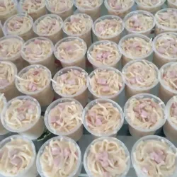 Vasos de ensalada fria