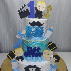 Cake con temática del bebé jefazo 