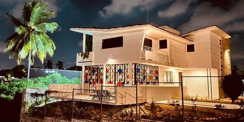 Casa de Lujo cerca de 23 ( 470 con todo incluido el apartamento, 430 con todo menos con el apartamento)