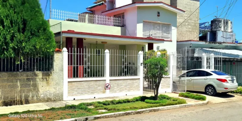 Casa en Miramar cerca de 5ta