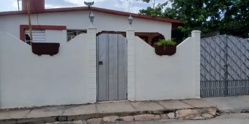 Casa independiente en boca Camarioca