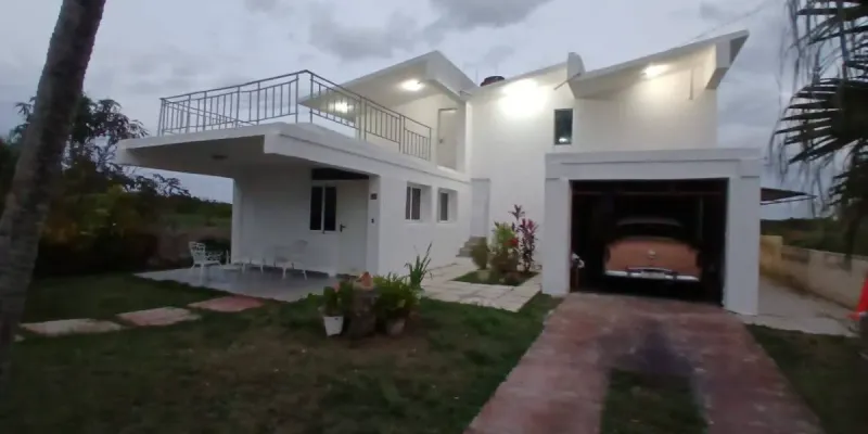 Casa independiente en Celimar 1 cuadra de la playa