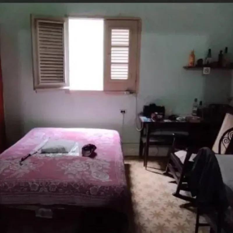 Venta de apartamento en el vedado (necesita un poco de reparación)