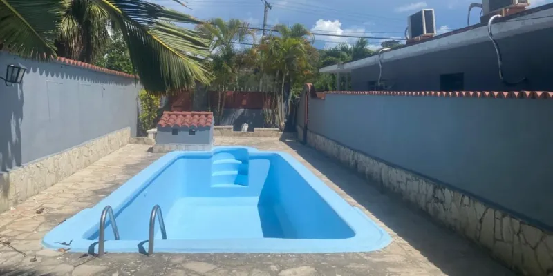 Venta de casa con piscina en cojimar