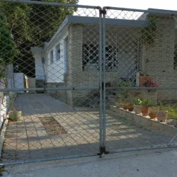 Venta de casa independiente en calle Santa ana